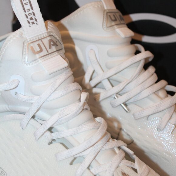 NIB MEN'S UNDER ARMOUR SPOTLIGHT LUX MX 2.0 WHITE FOOTBALL CLEATS SZ 13 - Picture 3 of 5